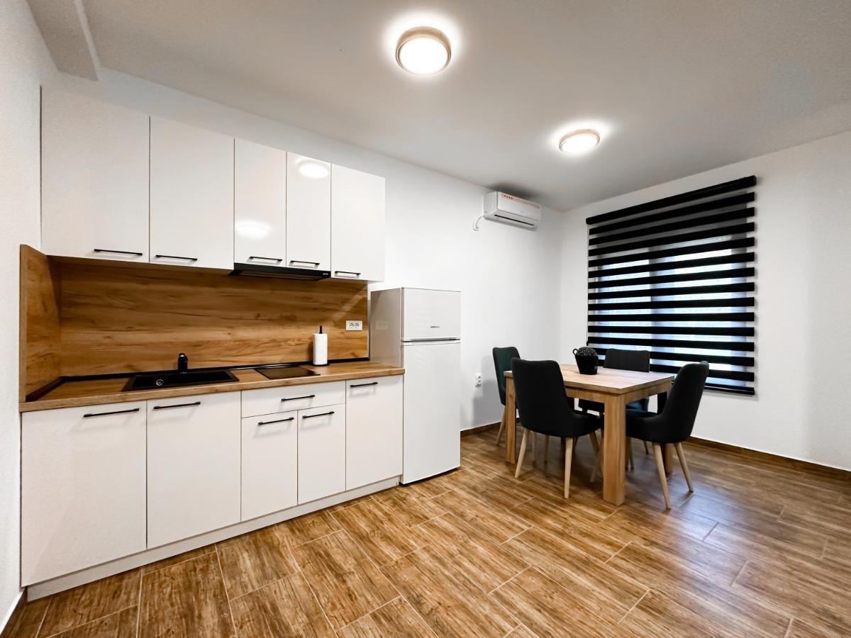زرنيانين Kiko Apartmani Lux المظهر الخارجي الصورة