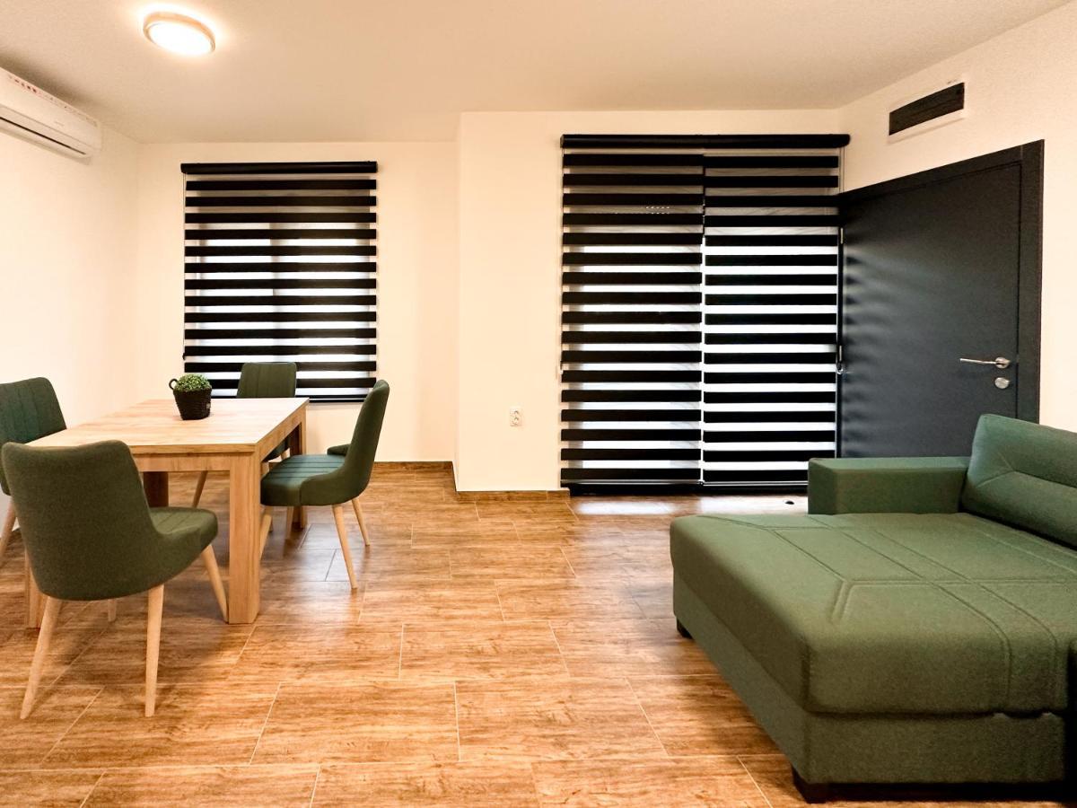 زرنيانين Kiko Apartmani Lux المظهر الخارجي الصورة
